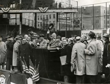 <i>Though ill, Roosevelt campaigns on Fifth Avenue in an open car.
